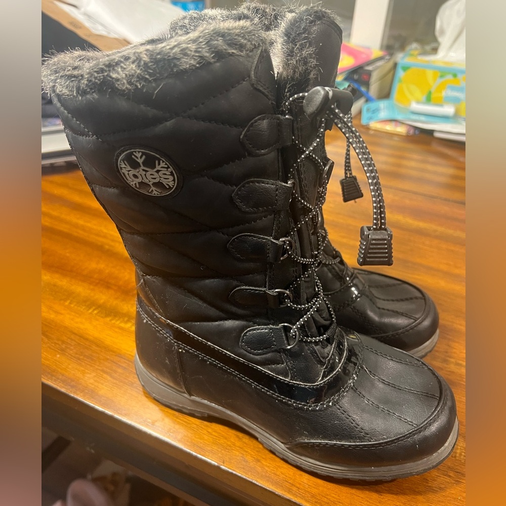 totes Women's Black Winter Boots with Fur Trim